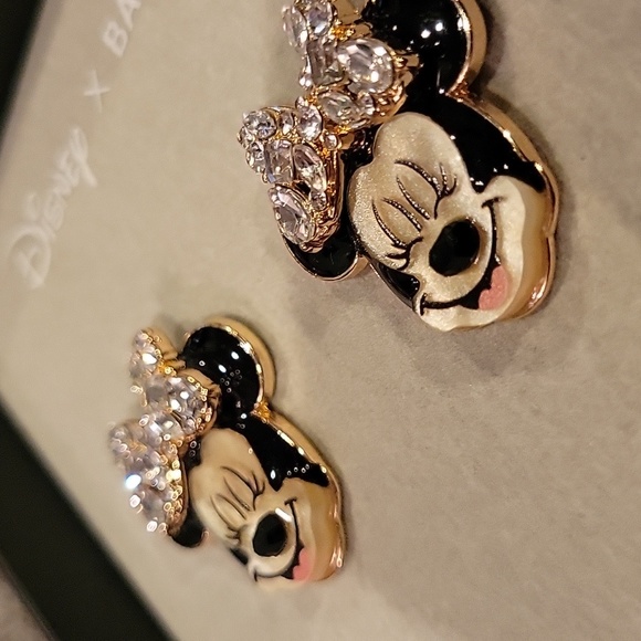 NIB Minnie Mouse earrings - Picture 2 of 4